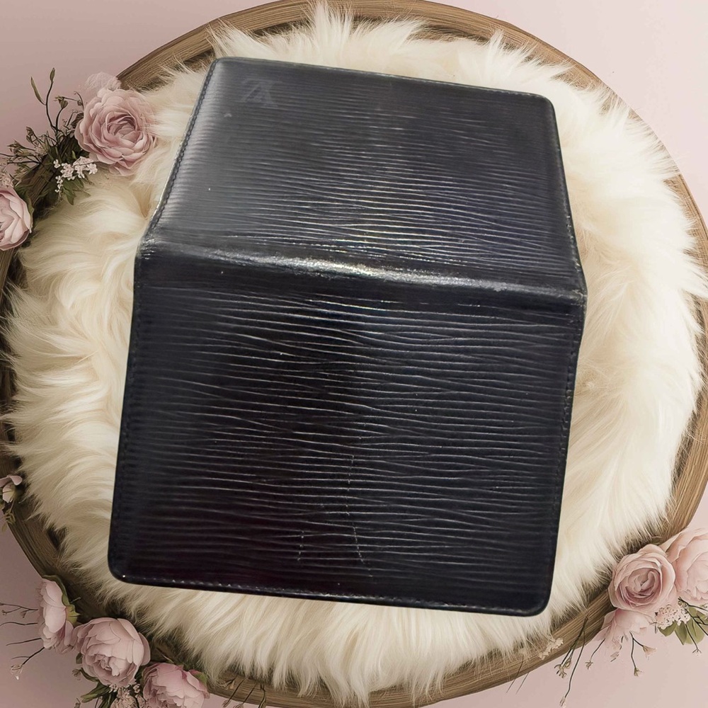 Louis Vuitton Black Epi Leather Card Holder Wallet - Picture 3 of 5